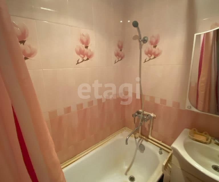 Продаётся 3-комнатная квартира, 52.5 м²