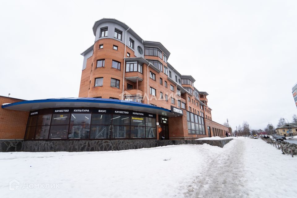 Продаётся 5-комнатная квартира, 145 м²