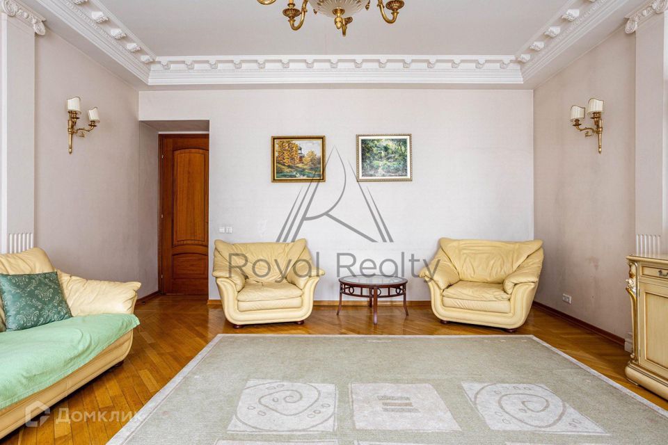 Сдаётся 3-комнатная квартира, 140 м²