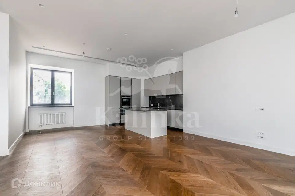 Продаётся 3-комнатная квартира, 156.2 м²