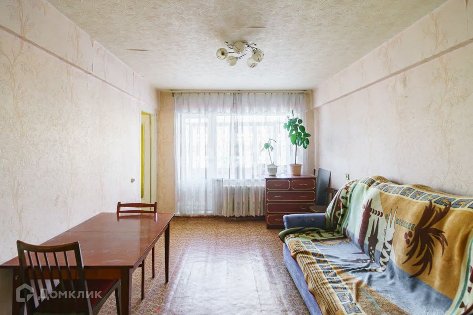 Продаётся 3-комнатная квартира, 47.8 м²