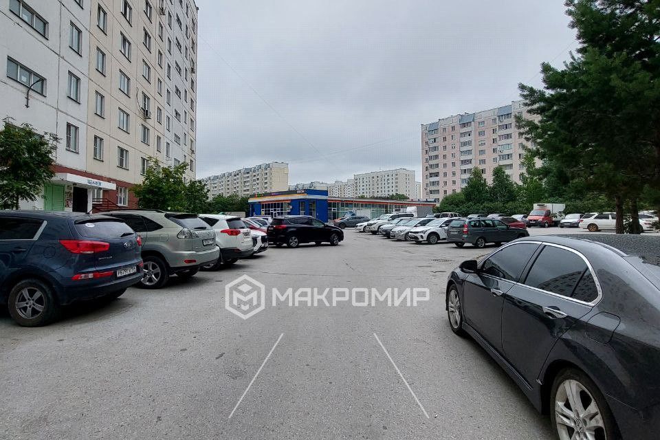 Продаётся 1-комнатная квартира, 54 м²