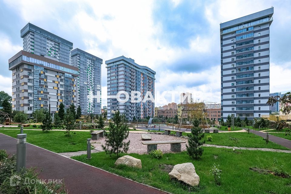 Продаётся 3-комнатная квартира, 107.7 м²