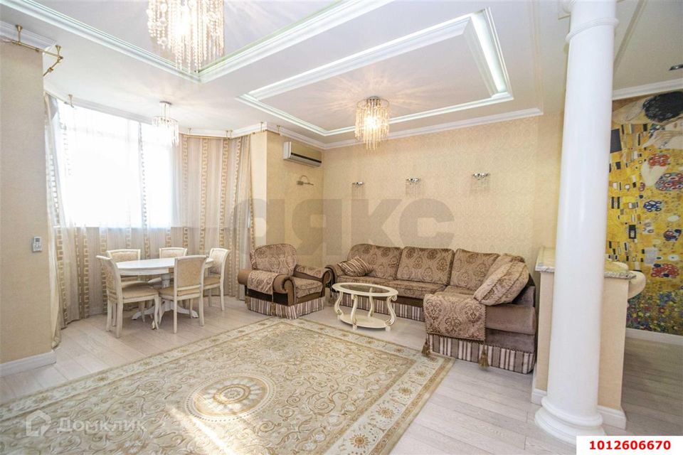 Продаётся 3-комнатная квартира, 136.1 м²