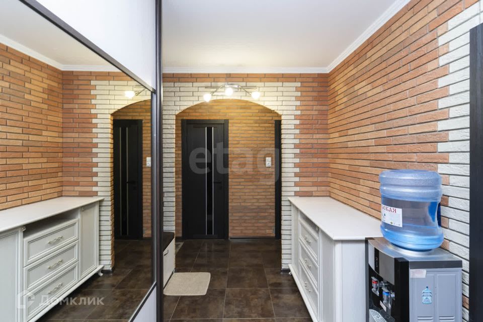 Продаётся 2-комнатная квартира, 64.2 м²