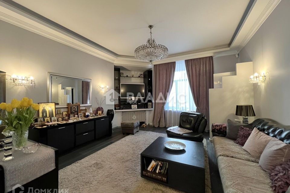 Продаётся 5-комнатная квартира, 98 м²