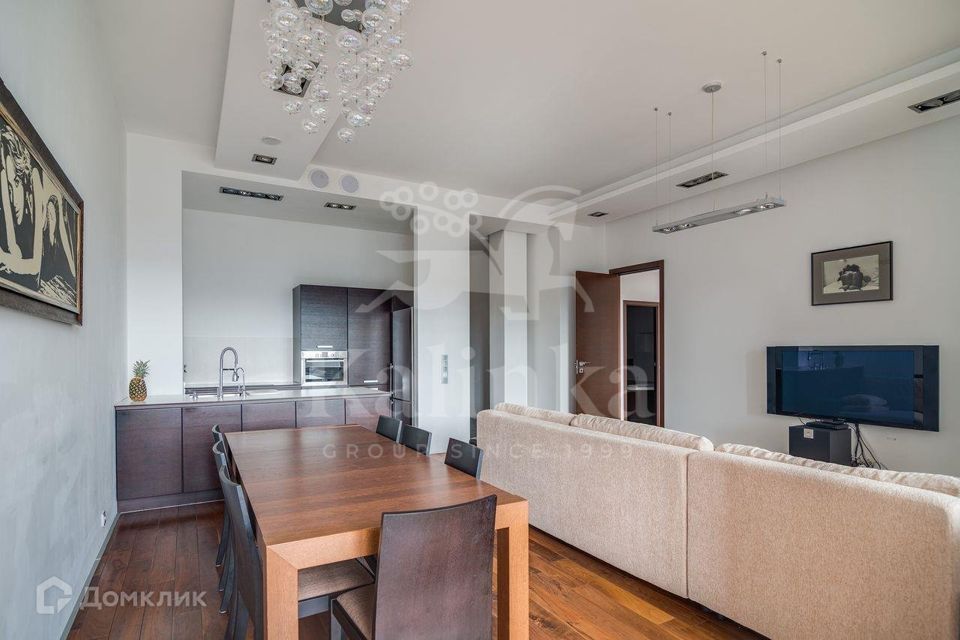 Продаётся 3-комнатная квартира, 125 м²