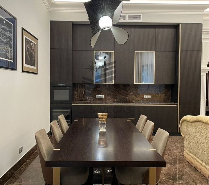 Сдаётся 3-комнатная квартира, 130 м²