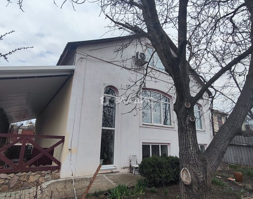 Продаётся 3-этажный дом, 248 м²