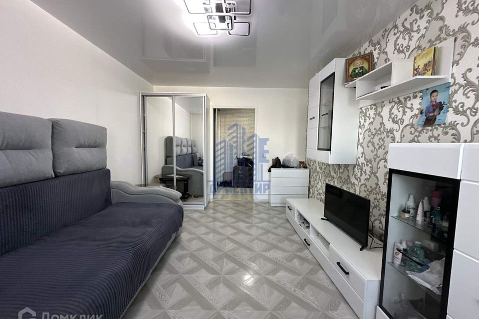 Продаётся 1-комнатная квартира, 42.2 м²