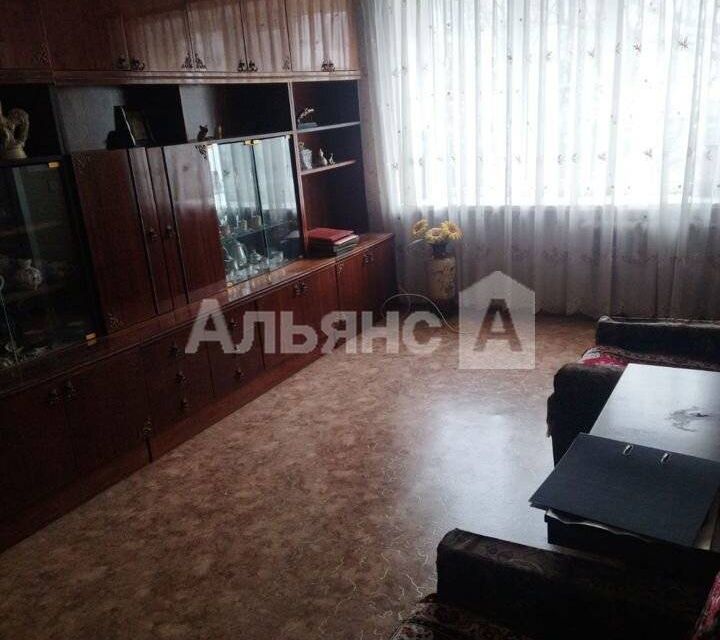 Продаётся 4-комнатная квартира, 61.1 м²