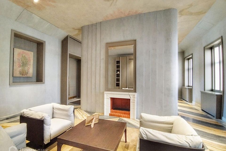 Продаётся 3-комнатная квартира, 135 м²