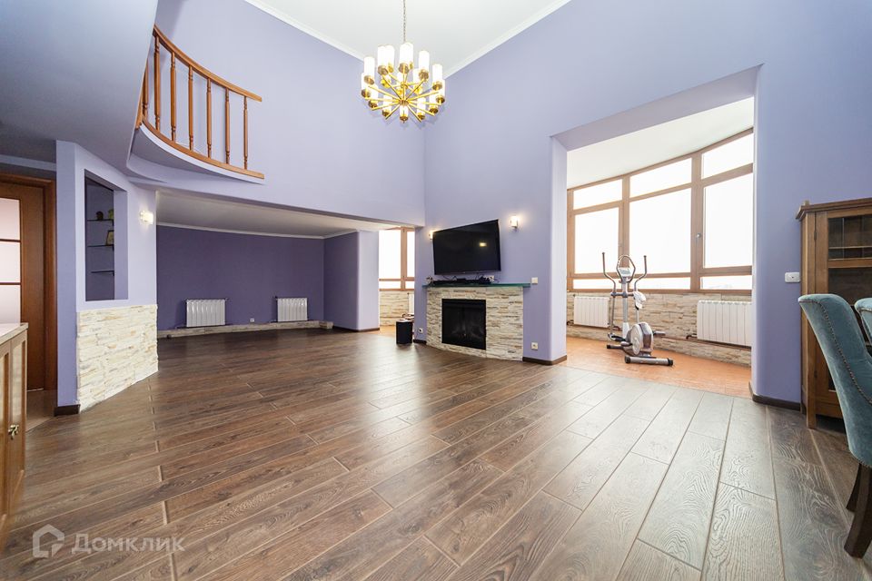 Продаётся 4-комнатная квартира, 136.7 м²
