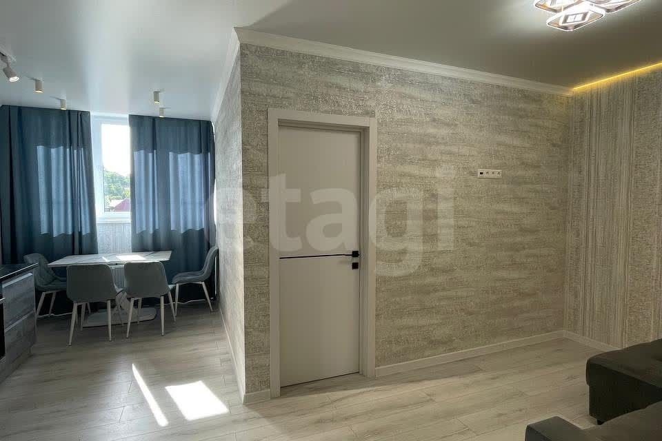 Продаётся 1-комнатная квартира, 43 м²