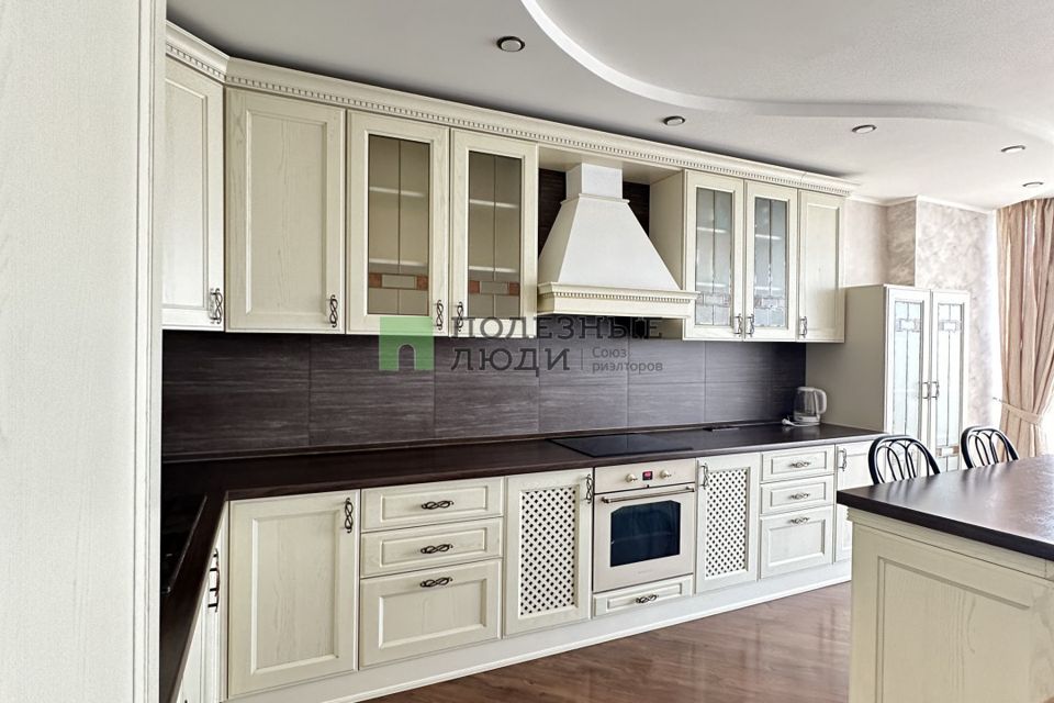 Продаётся 1-комнатная квартира, 56 м²