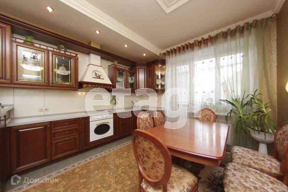 Продаётся 2-комнатная квартира, 112 м²