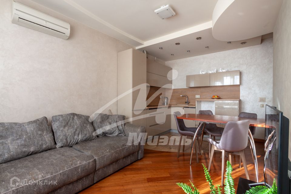 Продаётся 2-комнатная квартира, 58.2 м²