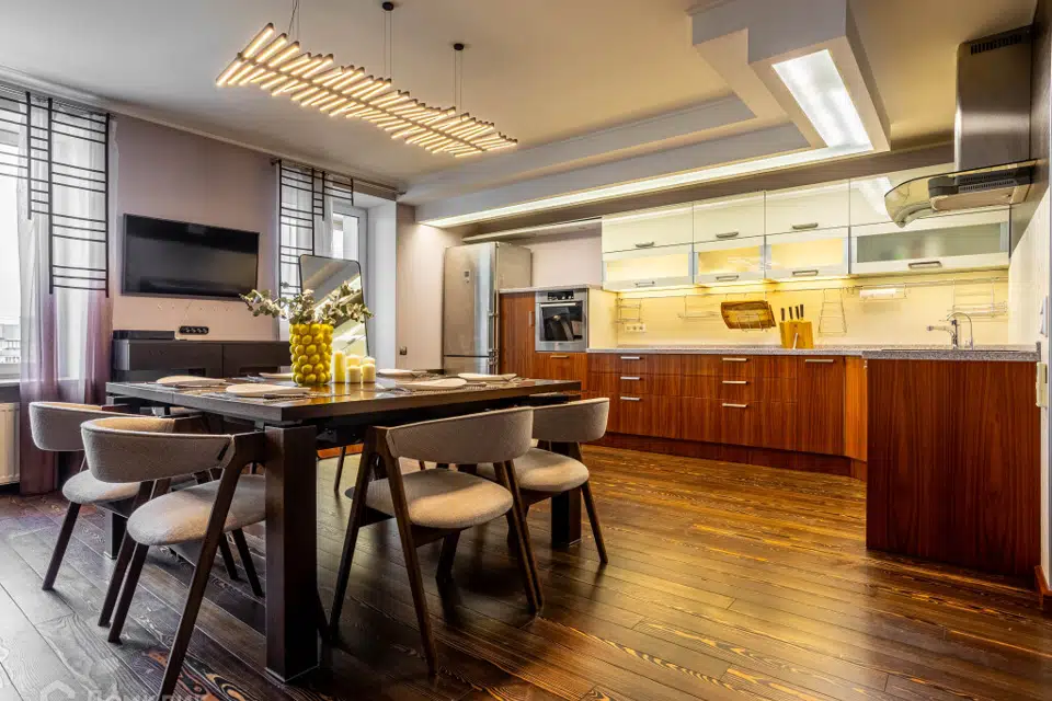 Продаётся 4-комнатная квартира, 184.7 м²