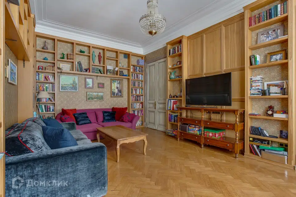 Продаётся 4-комнатная квартира, 125 м²