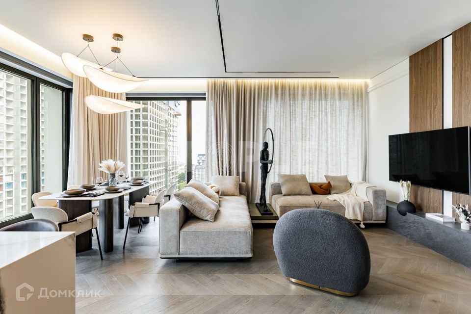 Продаётся 4-комнатная квартира, 160 м²