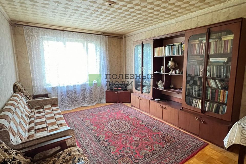 Продаётся 4-комнатная квартира, 69.3 м²