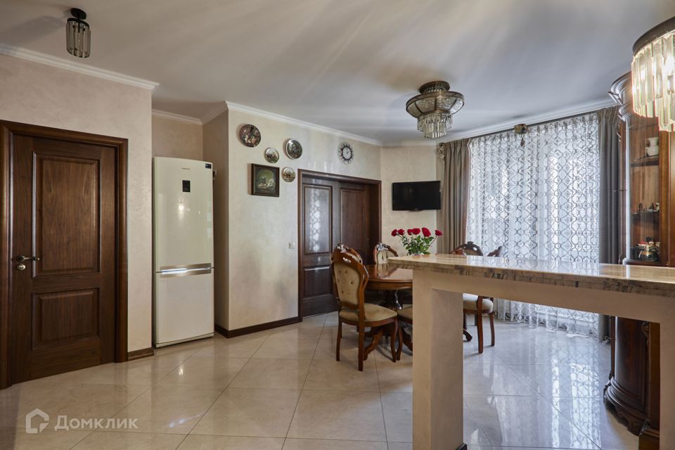 Продаётся 3-комнатная квартира, 104.2 м²
