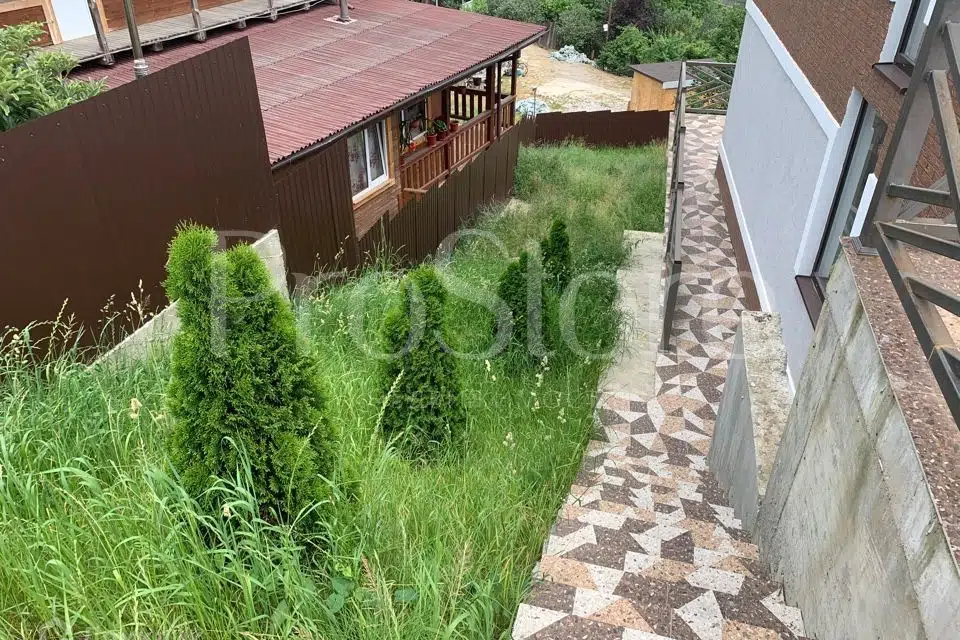 Продаётся 3-этажный дом, 170 м²