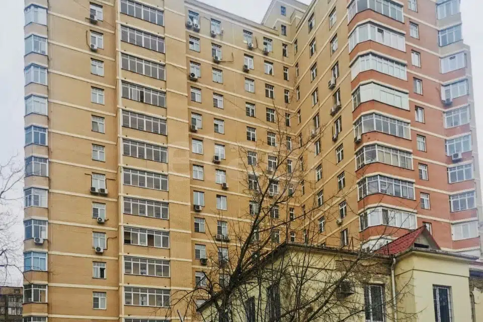 Продаётся 4-комнатная квартира, 121 м²