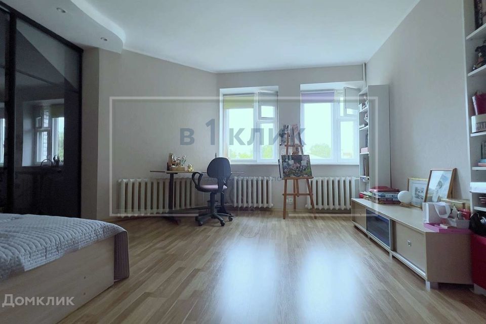 Продаётся 3-комнатная квартира, 120 м²