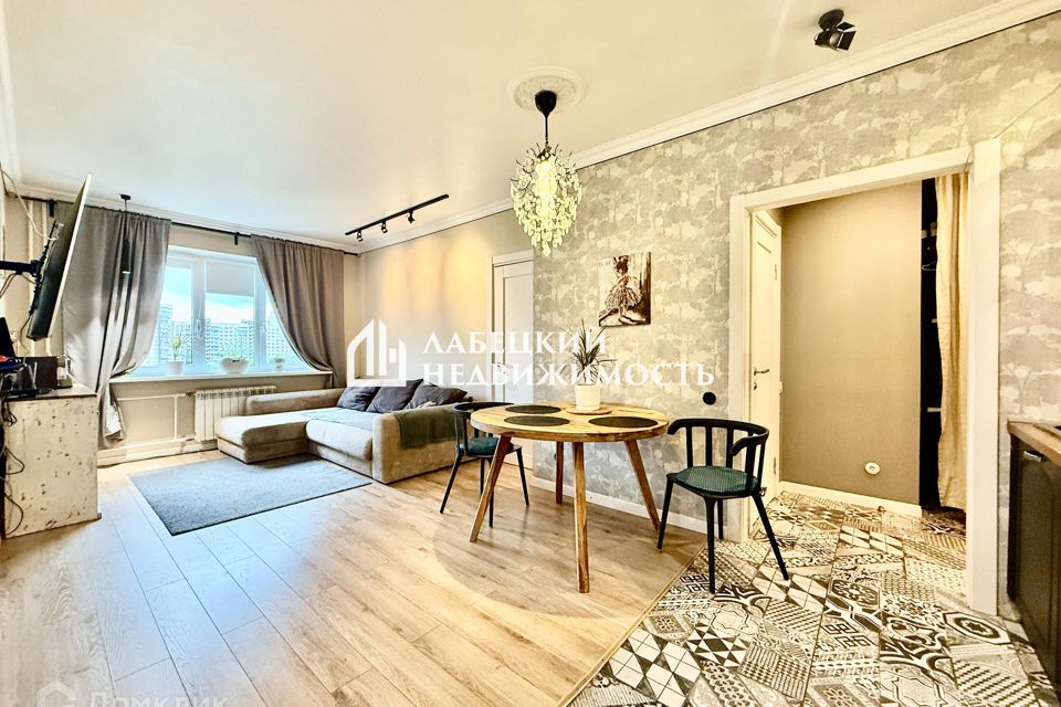 Продаётся 2-комнатная квартира, 54.4 м²