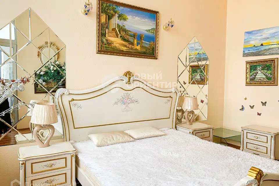 Сдаётся 7-комнатная квартира, 400 м²