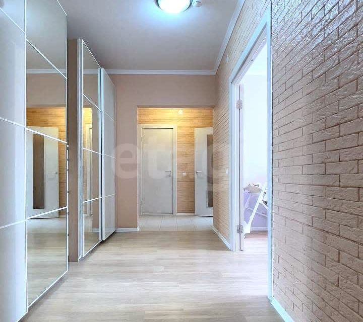 Продаётся 2-комнатная квартира, 69.5 м²