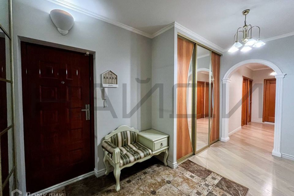 Продаётся 4-комнатная квартира, 109.6 м²