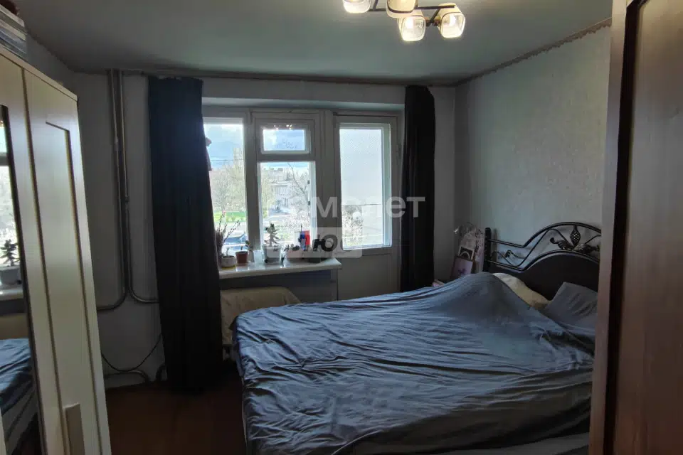 Продаётся 4-комнатная квартира, 61.3 м²