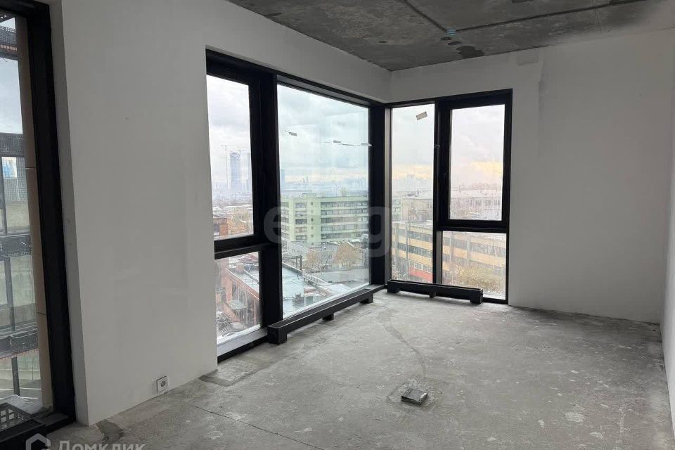 Продаётся 4-комнатная квартира, 101.2 м²