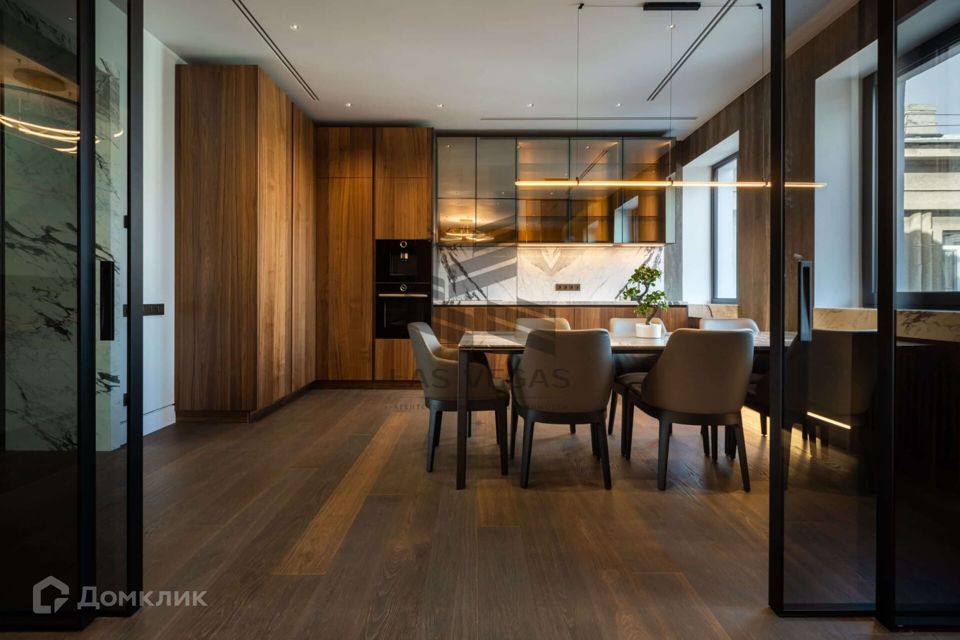 Сдаётся 3-комнатная квартира, 132 м²