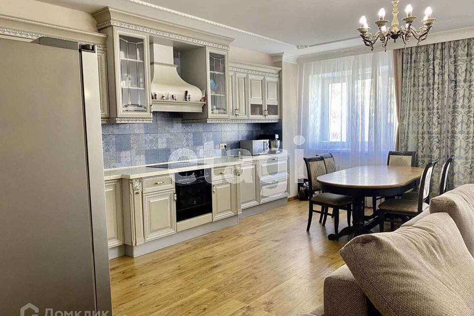 Продаётся 2-комнатная квартира, 116.4 м²