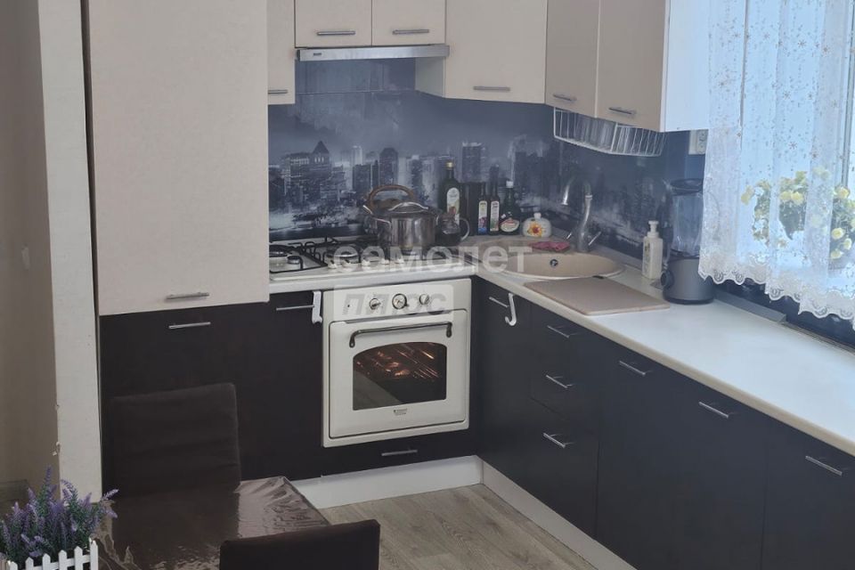 Продаётся 3-комнатная квартира, 75.8 м²