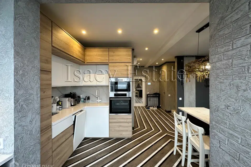 Продаётся 2-комнатная квартира, 90 м²