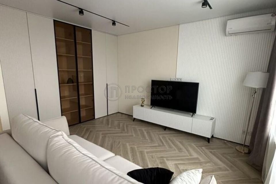 Продаётся 1-комнатная квартира, 62.2 м²