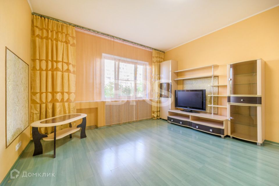 Продаётся 1-комнатная квартира, 42.7 м²