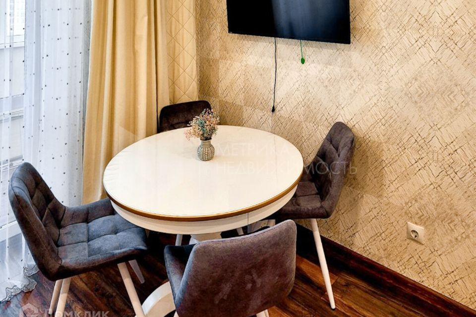 Продаётся 1-комнатная квартира, 42 м²