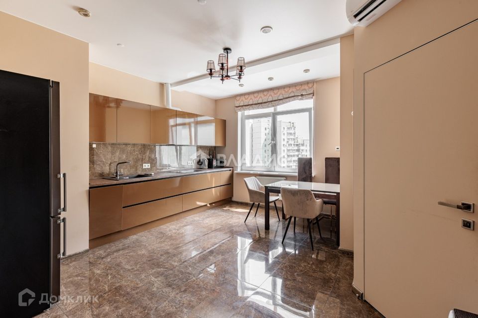Продаётся 1-комнатная квартира, 52 м²