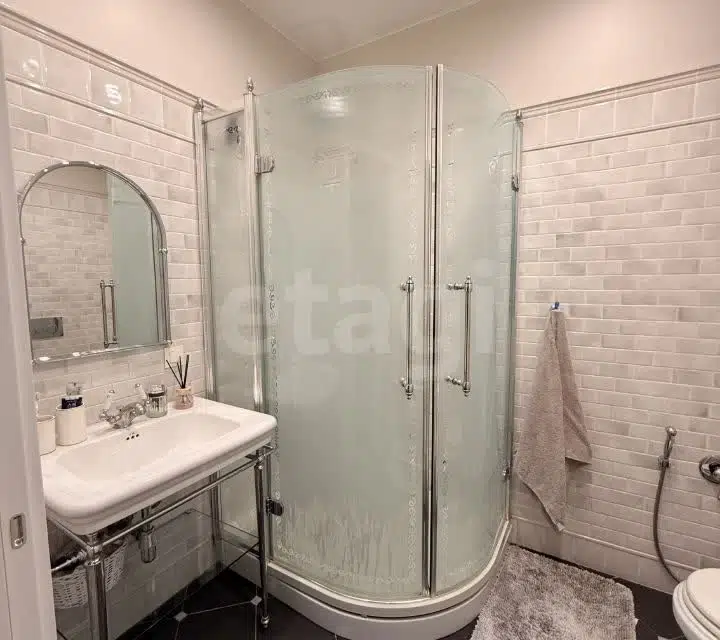 Продаётся 4-комнатная квартира, 118 м²