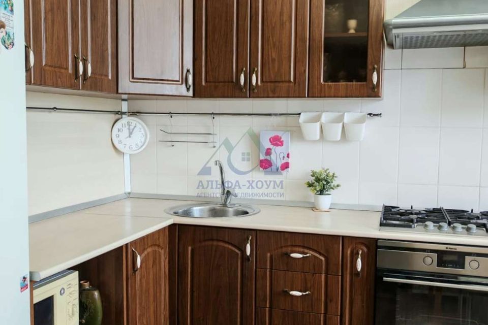 Продаётся 4-комнатная квартира, 93.6 м²