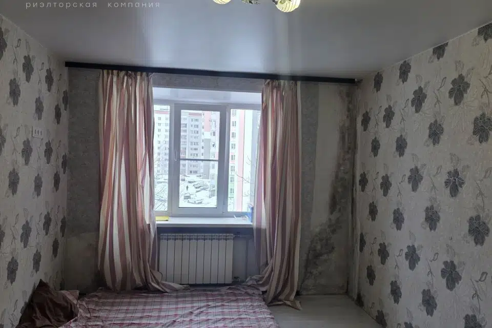 Продаётся комната в 6-комн. квартире, 80 м²