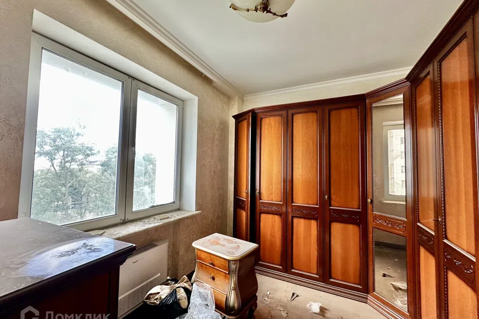 Продаётся 3-комнатная квартира, 203.1 м²