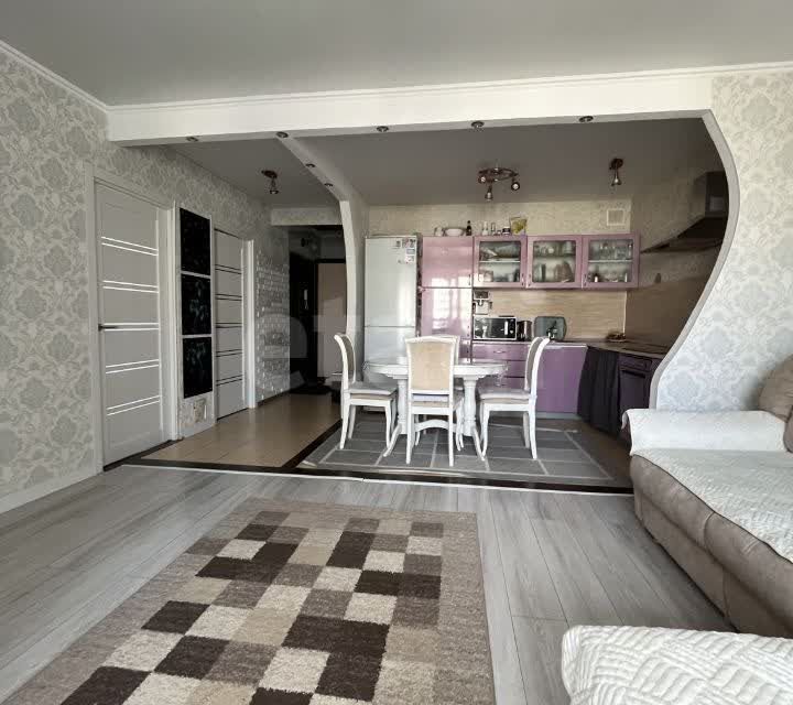 Продаётся 3-комнатная квартира, 69.7 м²