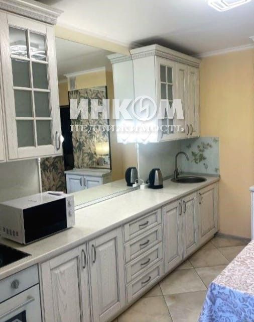 Сдаётся 4-комнатная квартира, 132 м²