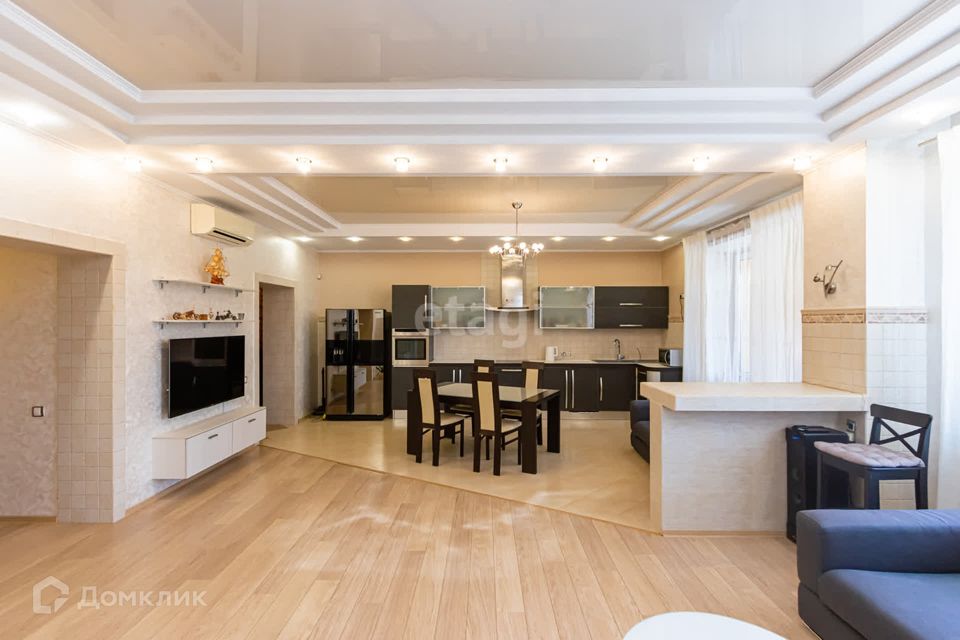Продаётся 2-комнатная квартира, 116 м²